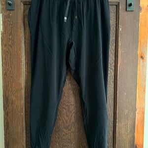 Fabletics Women’s Black Jogger Pants